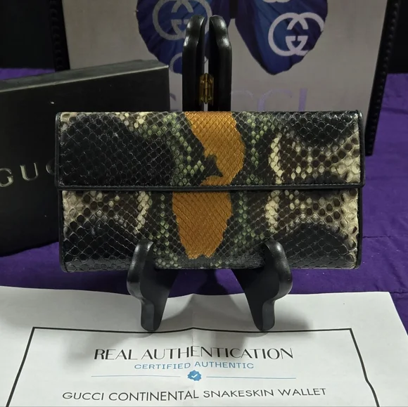 Gucci Python Continental Wallet With Tiger Head Closure With COA - Picture 2 of 16